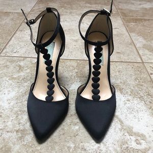 Betsy Johnson Black Satin Pumps/Heels